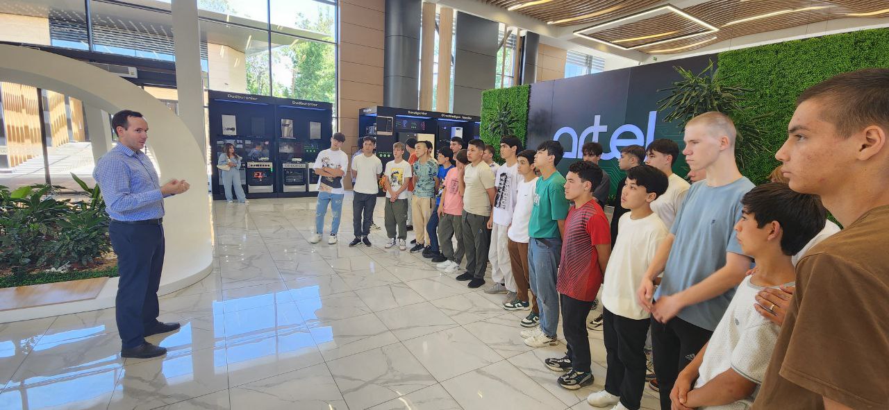 Воспитанники Дома «Мехрибонлик» № 22 ознакомились с производством компании «Artel Electronics»