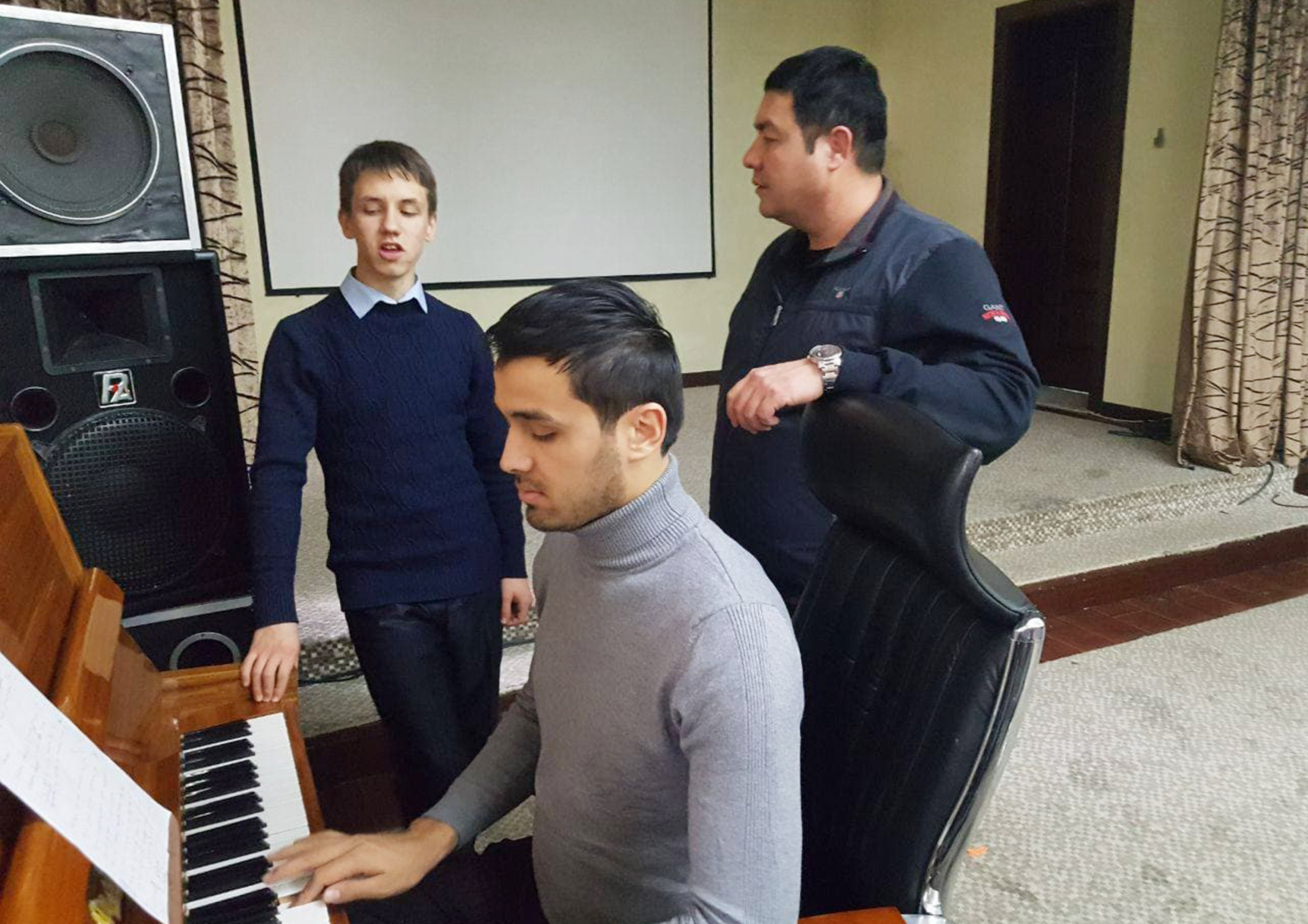 YOUNG PEOPLE FAMILIAR WITH MUSIC AND ART