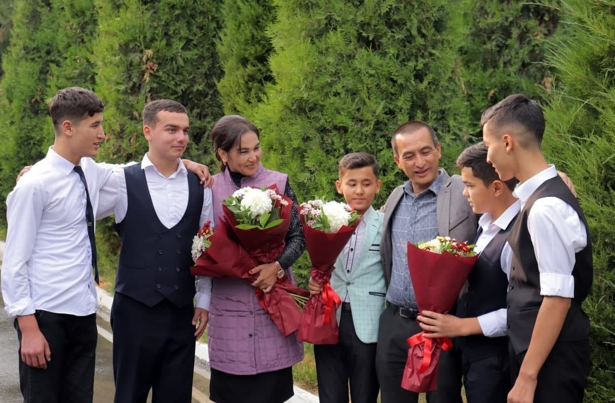 Namangan viloyati Uychi tumanida "Yorqin kelajak" nomli Oilaviy bolalar uyi faoliyati yo‘lga qo‘yildi