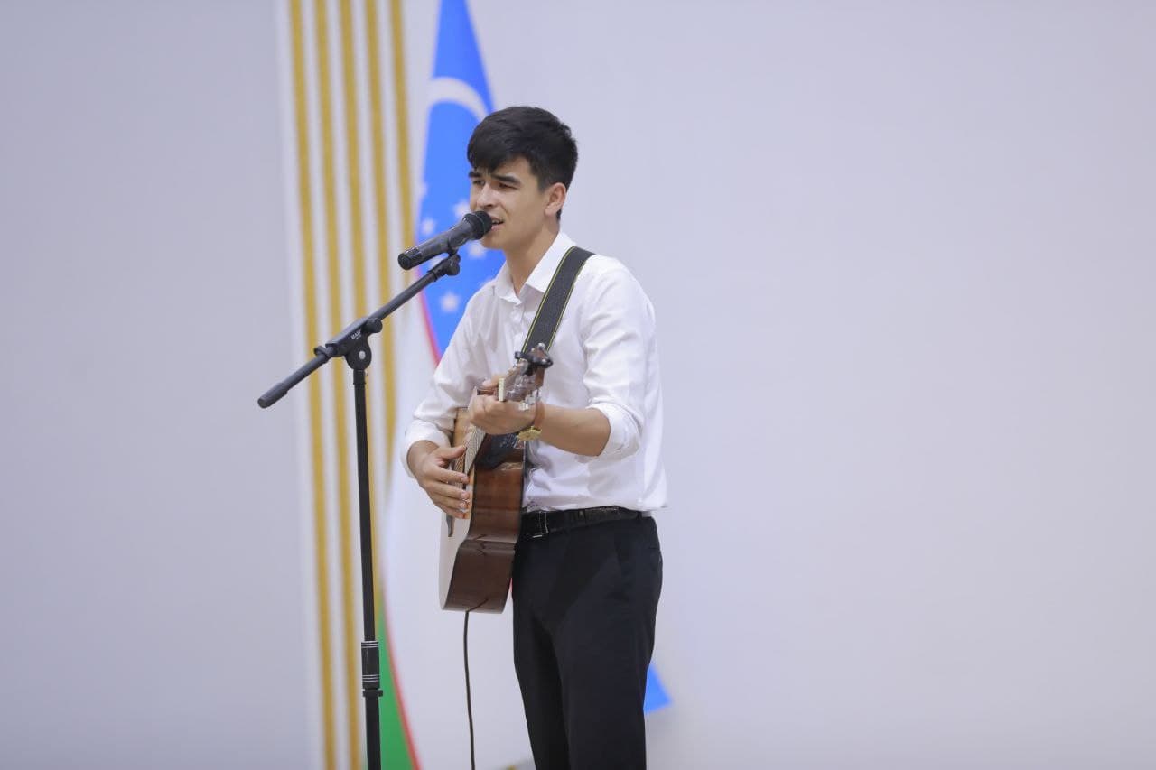 Bolajonlar uchun "Xalq va armiya bir tan-u bir jon" shiori ostida konsert dasturi tashkil etildi.