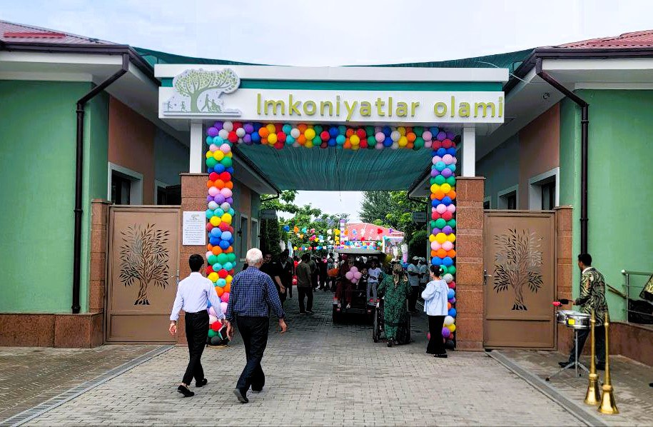 Andijon shahrida joylashgan “Muruvvat uyi” da, “1-iyun — Xalqaro bolalarni himoya qilish kuni” munosabati bilan viloyat hokimligi, Milliy gvardiya Chavandozlar maktabi hamda boshqa mutasaddi idora va tashkilotlar hamkorligida "Yangi O'zbekistonning baxtiyor bolalari" nomli tadbir o‘tkazildi.
