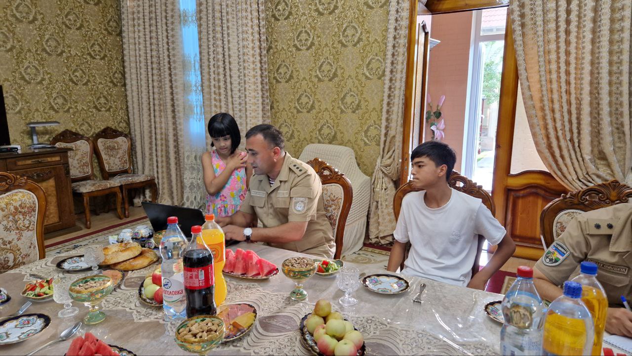 Ребят из семейных домов и их родителей поздравили с праздником