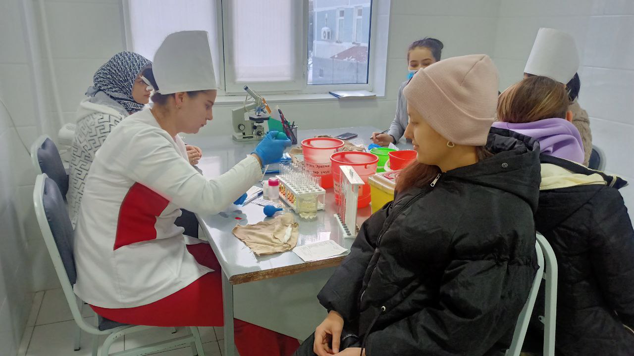ЗДОРОВЬЕ ДЕТЕЙ - ПОД НАБЛЮДЕНИЕМ ВРАЧЕЙ