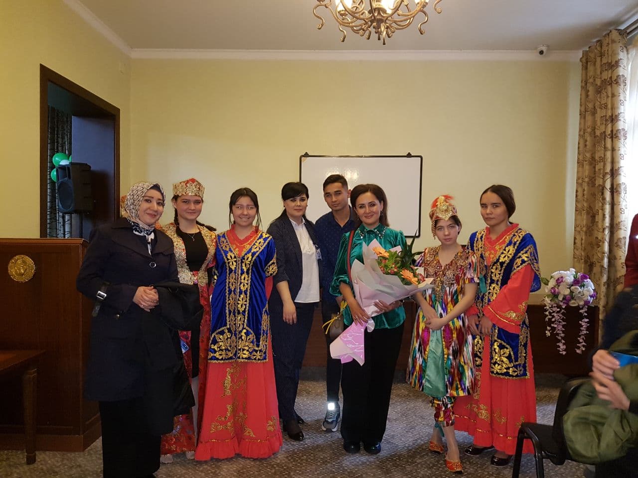 MEHRIBONLIK HOUSE PEOPLE MEET WITH UZBEK SERVING ACTRESS RANO ZOKIROVA