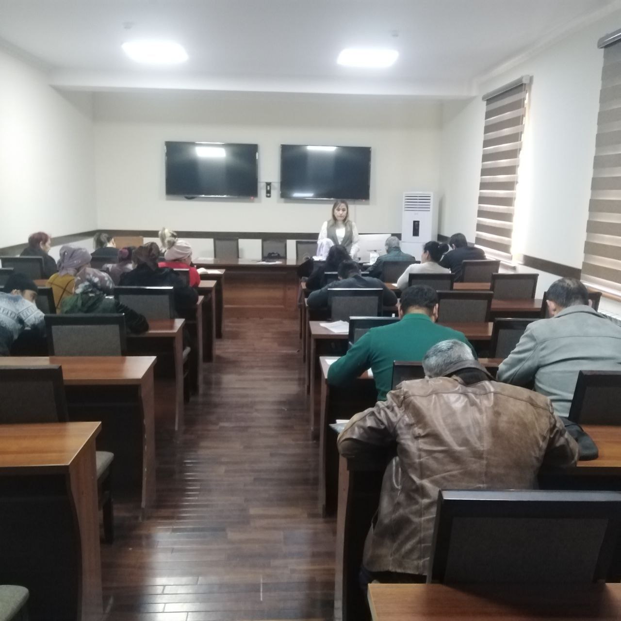 В БУХАРСКОЙ ОБЛАСТИ ПРОВОДЯТСЯ КУРСЫ ПОДГОТОВКИ ПРИЕМНЫХ РОДИТЕЛЕЙ