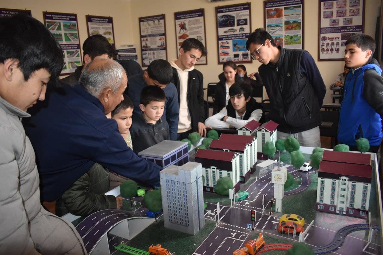 FAMILY CHILDREN'S HOUSE PUPILS GET ACQUAINTED WITH TRAFFIC RULES