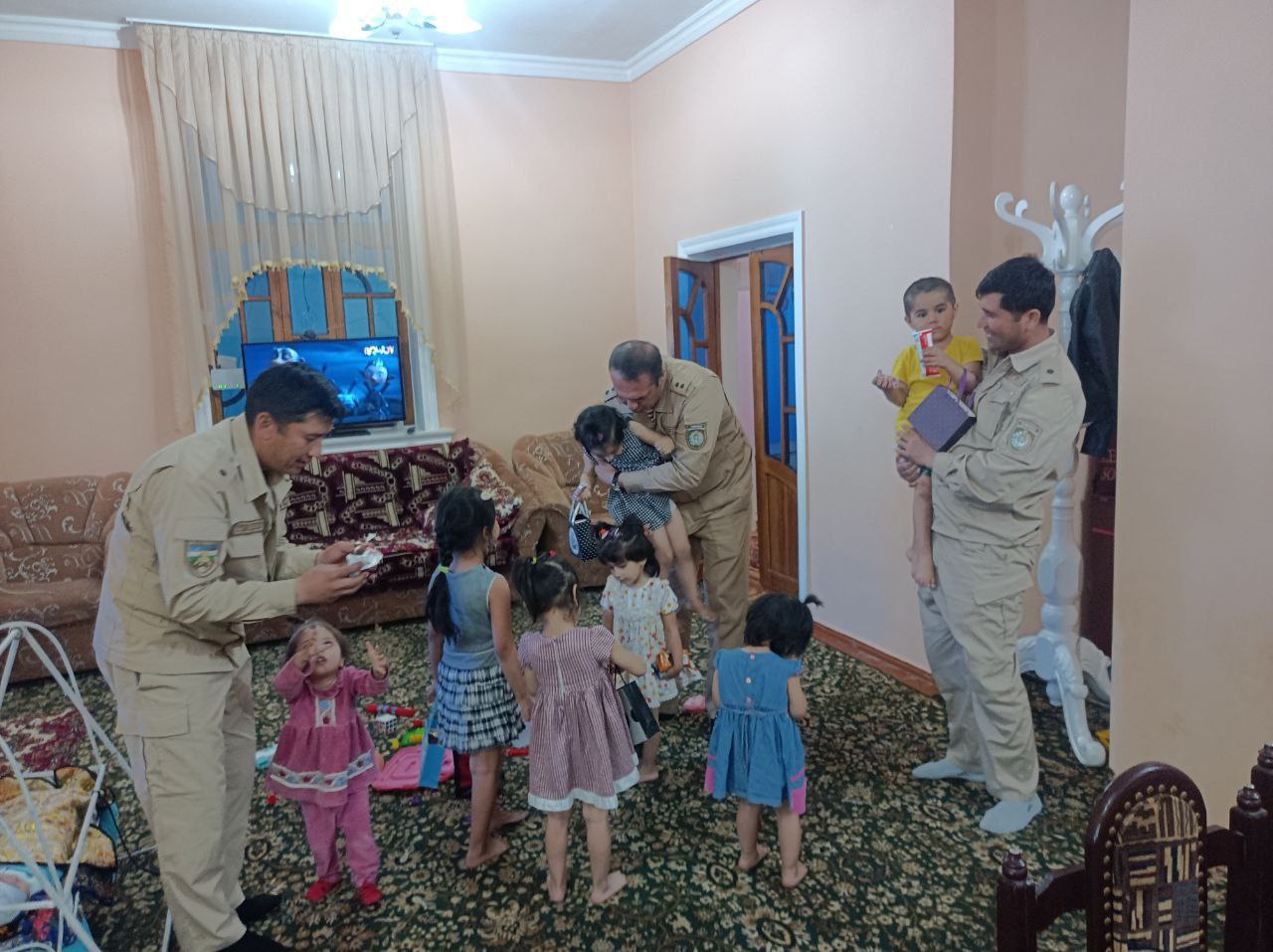 Гвардейцам в семейном доме всегда рады
